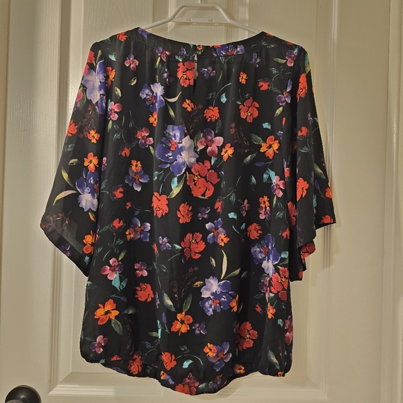 NWOT | Reitmans Blouse | Size Medium - Picture 2 of 8